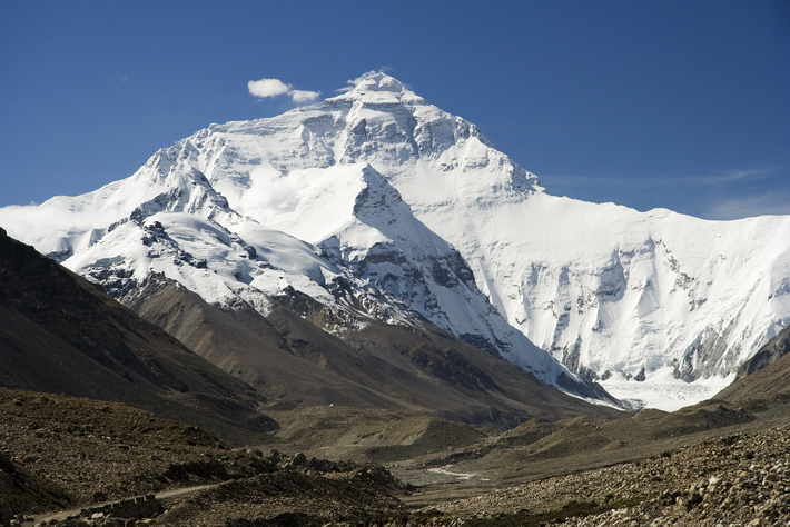 Mount_Everest_-_Base_Camp_-_Tibet
